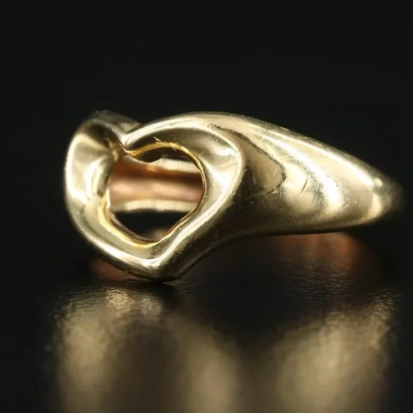Tiffany & Co Elsa Peretti Gold Heart Ring - Picture 2 of 6